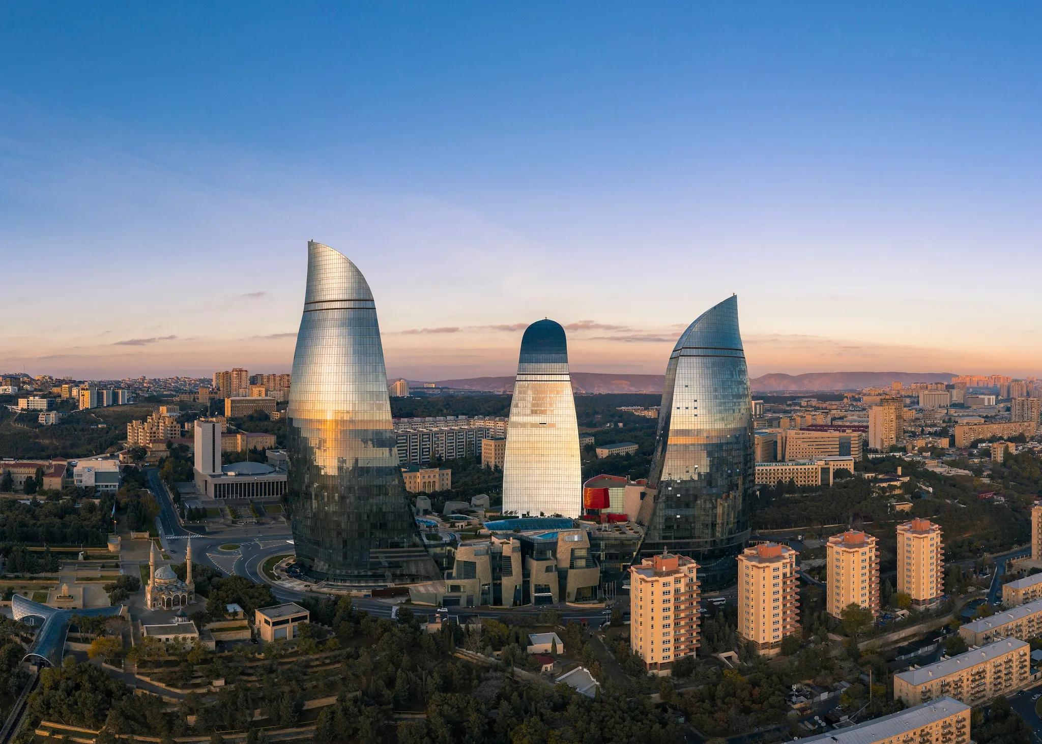 Bakı panoraması, Alov qüllələri